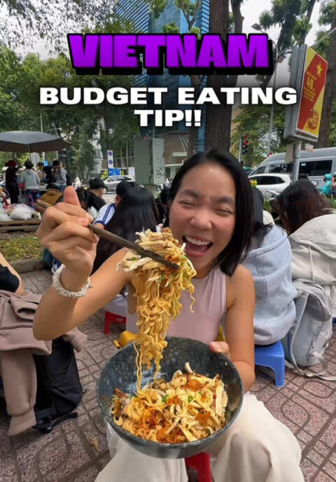 My #1 budget food hack in Vietnam? Eat where the students eat. College areas are goldmines for cheap and delicious Vietnam street food. It&rsquo;s made for broke students and perfect for budget travelers looking for authentic local eats. Yummmyfaaace 🥰 #vietnamstreetfood #streetfood #vietnamtravel #budgettravel #vietnamesefood #hanoifoodtour #traveltips #vietnam 