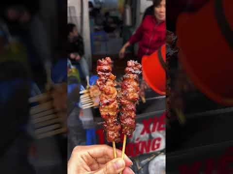 Famous &ldquo;Hanoi Style&rdquo; Banh Mi