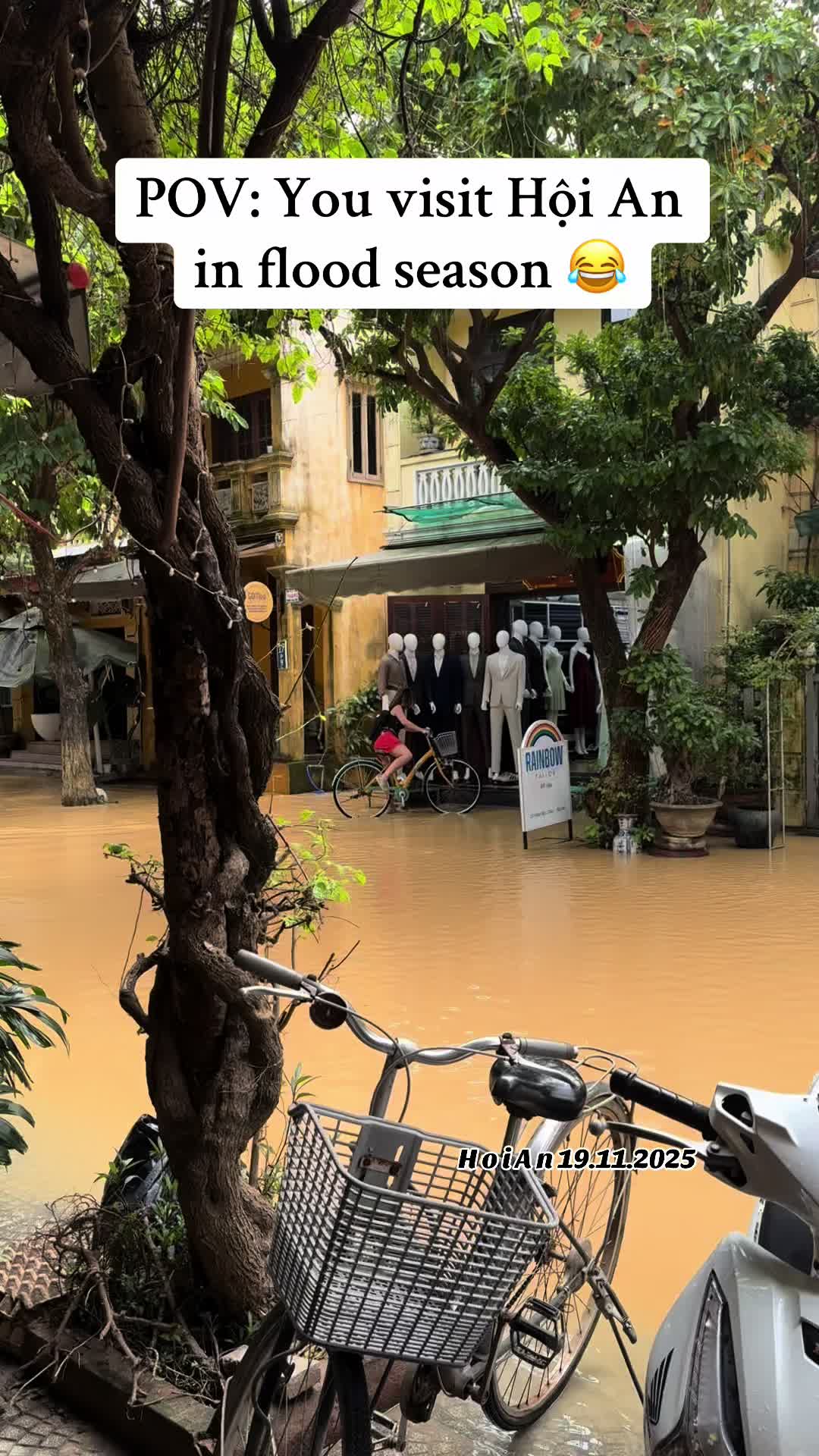 When you&rsquo;re just out here chillin&rsquo; with the flood like it&rsquo;s part of the plan 😂 #hoiantailors #hoiantailoring #rainbowtailorhoian #hoiantailorshop #hoiantailorsarethebest 