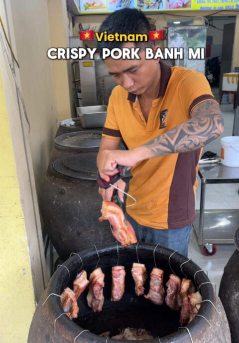 Best Crispy Pork Banh Mi Spot in Da Nang Vietnam! 🇻🇳  - - - #fyp #foryoupage #vietnam #banhmi #danang 