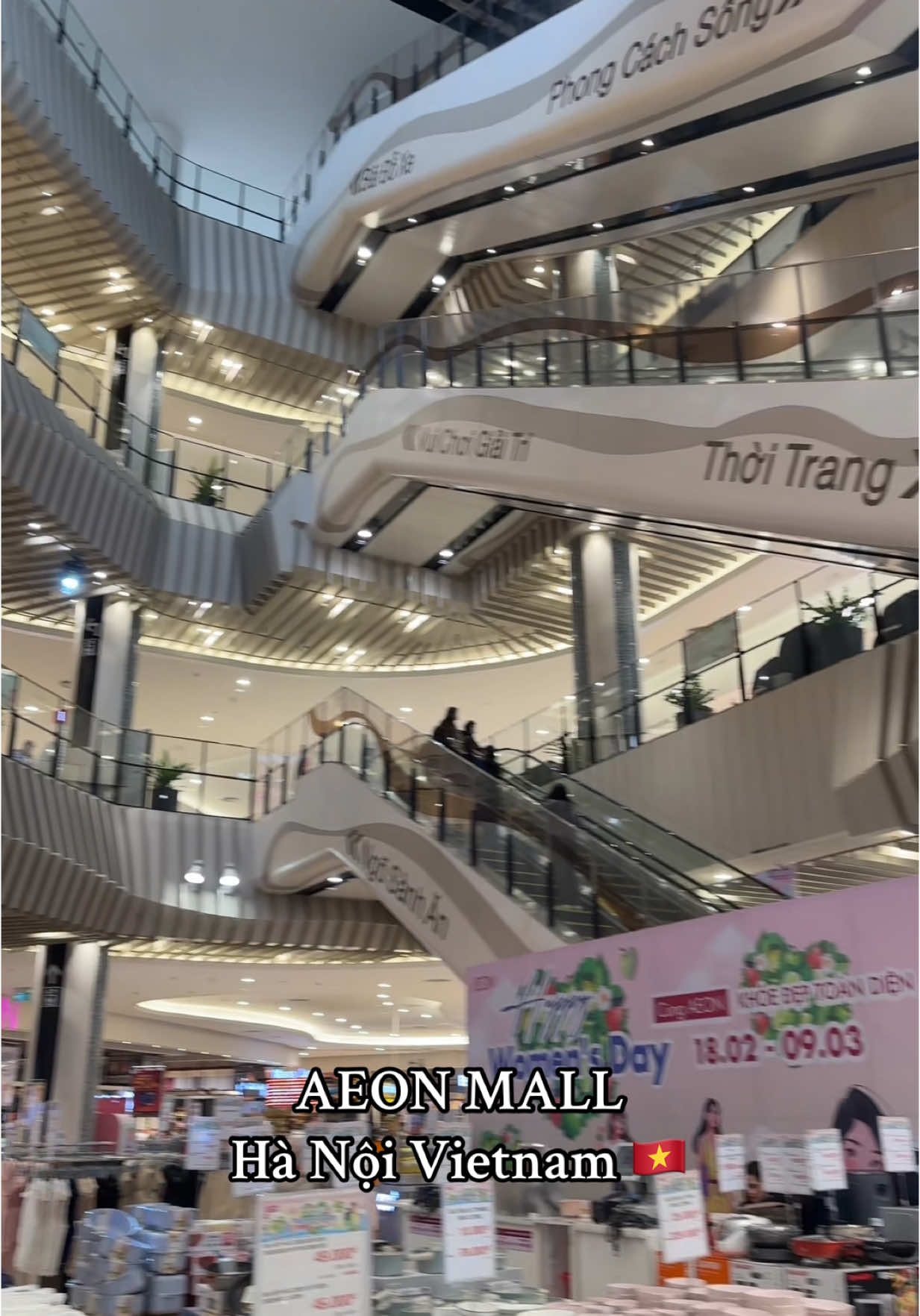Exploring Aeon mall in ha Dong in H&agrave; Nội Vietnam 🇻🇳✨ Supermarket, places to eat drink and shop 🇻🇳✨ #traveltiktok #vietnam #travel #traveltok #hanoi #shoppingmall 