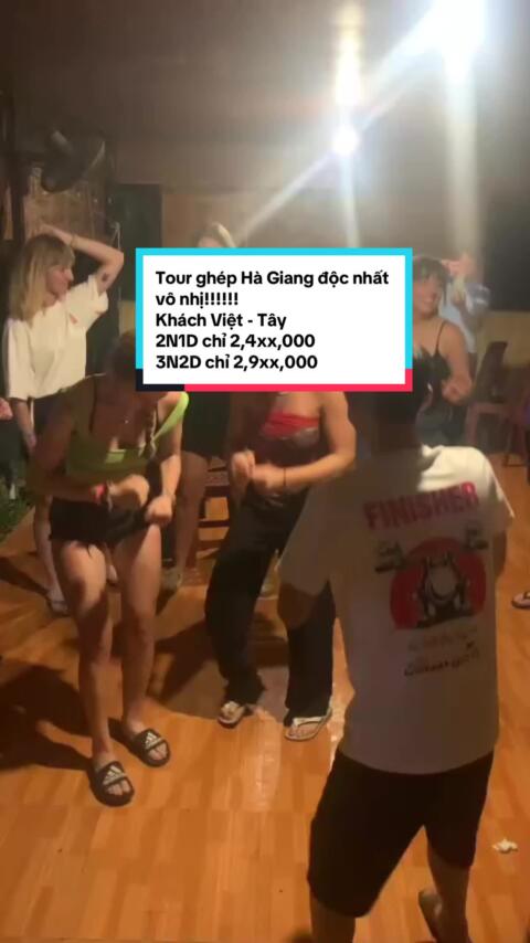 T&igrave;nh h&igrave;nh l&agrave; tui l&agrave;m cty du lịch inbound v&agrave; thấy tour gh&eacute;p H&agrave; Giang cho kh&aacute;ch t&acirc;y n&oacute; c&oacute; mấy điểm m&agrave; tour gh&eacute;p kh&aacute;ch Việt th&ocirc;ng thường k c&oacute; ấy. Với n&oacute; vuiiiii h&aacute;t h&ograve; th&igrave; th&ocirc;i nh&eacute;. 👯&zwj;♂️ Mn c&oacute; ai muốn join con m&atilde; tour H&agrave; Giang motor gh&eacute;p với kh&aacute;ch T&acirc;y k ạ. Ai m&agrave; muốn luyện speaking nữa th&igrave; join qu&aacute; hợp l&yacute; 🥰⭐️⭐️. Gi&aacute; 2N1D chỉ 2,4xx,000 thu&ocirc;i tour nh&oacute;m nhỏ khời h&agrave;nh hằng ng&agrave;y lun    #hagiang #hagiangloop #tourghep #fyp #viral 