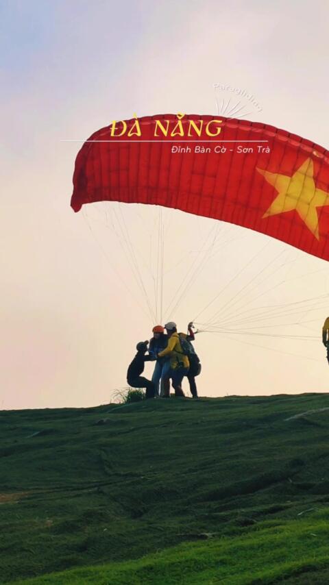 Đăng k&yacute; trải nghiệm D&ugrave; lượn & Nhảy d&ugrave; tại Đ&agrave; Nẵng! Book your Paragliding adventure in Da Nang now! Một hoạt động kh&ocirc;ng thể bỏ lỡ khi du lịch Đ&agrave; Nẵng: Check-in đỉnh B&agrave;n Cờ, ngắm nh&igrave;n ch&ugrave;a Linh Ứng từ tr&ecirc;n cao, v&agrave; hạ c&aacute;nh ngoạn mục tại b&atilde;i biển Sơn Tr&agrave;. A must-try experience: Soar over the iconic Ban Co Peak, admire Linh Ung Pagoda from above, and land right on the stunning Son Tra beach! #DaNang #Đ&agrave;Nẵng #DaNangCity #DaNangTravel #ParaglidingDaNang #SkydivingVietnam #CheckInĐ&agrave;Nẵng #SonTraPeninsula #LinhUngPagoda #BanCoPeak #VietnamTravel #Đ&agrave;NẵngFood #CầuRồng #CầuV&agrave;ng #B&agrave;N&agrave;Hills #HộiAn #MiềnTrung #TravelVietnam #BucketListAsia 