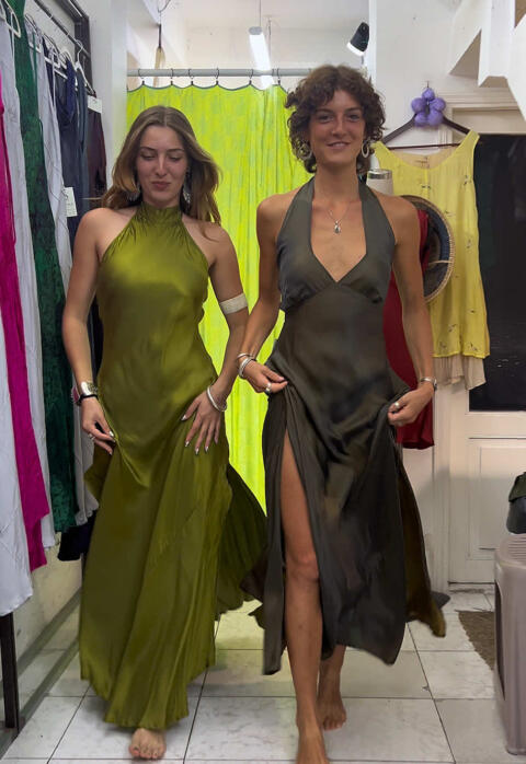 You walk into our shop and leaves 10 times hotter!!! 💯💯 #silksoiree #vietnamclothestailor #vietnamtailor #clothestailor #tailormade  