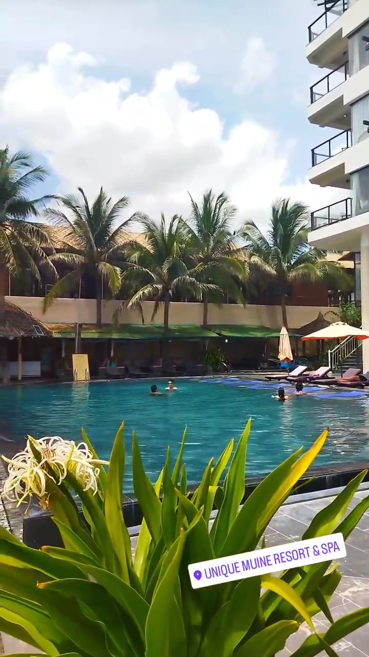 Доброе утро, наши дорогие!🔅 Сегодняшнее утро встречаем в отеле Unique Muine Resort.  🌴 Находится на центральном пляже! Отель состоит из основного здания и совсем не большой территории. Бассейн с видом на море! Большие номера с видом на сад, на море и соседний отель.  Бронирование от 50 долл/ночь за двухместный номер!  🤓 Кому знаком отель, пожалуйста, поделитесь мнением 🙏 🇷🇺🇻🇳 #отелимуйне #Муйне #гидвМуйне #Фантьет #турывьетнам #казахстан #турыказахстан #алматы #нурсултан #экскурсиивмуйне #экскурсиивьетнам #красноярск #благовещенск #новосибирск #екатеринбург #хабаровск #долгопрудный #химки #мытищи 