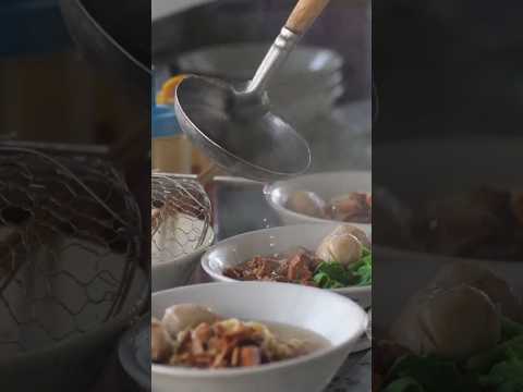 HANOI FOOD HEAVEN: Street Food That Costs $1 But Tastes Like $100! 🇻🇳 #shorts #food #foodie #vietnam