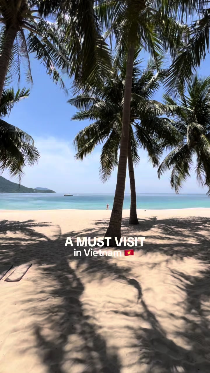most gorgeous beach in central vietnam! #vietnam #travelling 