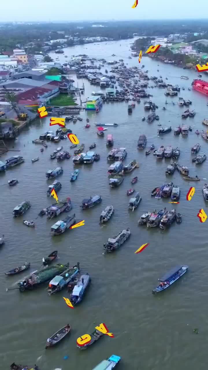 Cai Rang Floating Market is one of the most famous and vibrant markets in the Mekong Delta, where boats gather to trade fresh fruits, vegetables, and local goods. A must-visit for a taste of authentic river life in Vietnam! 🚤🥭🌞 #tiktok #trending #xuhuong #CaiRangFloatingMarket #MekongDelta