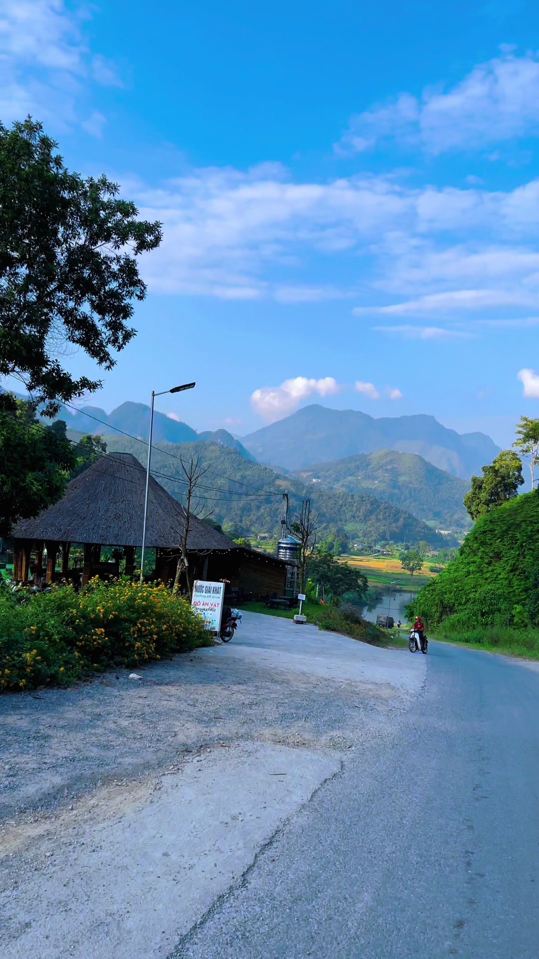 C&aacute;t L&yacute; Camping ( Thuận H&ograve;a - Vị Xuy&ecirc;n) tọa lạc b&ecirc;n d&ograve;ng s&ocirc;ng Miện thơ mộng. Điểm dừng ch&acirc;n l&yacute; tưởng trong chuyến đi H&agrave; Giang ..... video: c&oacute; sử dụng video của anh Ng&acirc;n Khểnh                                                         Cat Ly Camping (Thuan Hoa - Vi Xuyen) is located on the romantic Mien River. Ideal stopover on your trip to Ha Giang..... .              @H&agrave; Giang Loop  @H&agrave; Giang Loop  @H&agrave; Giang Loop  #xuhuong #TikTokAwardsVN2023  #master2023bytiktok #bigonthesmallscreen #tiktoktravel #travel #hagiang 
