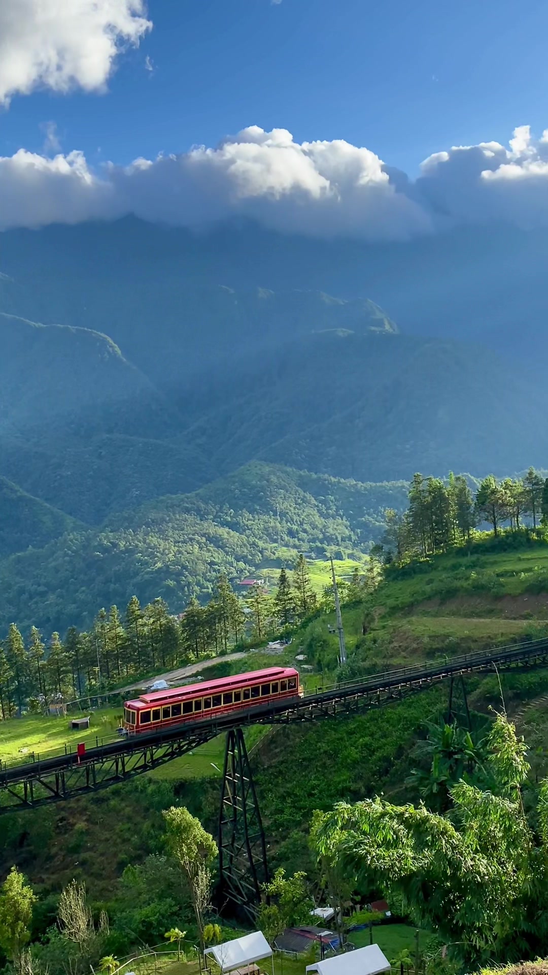 Như một bức tranh cổ t&iacute;ch #viettrekingsapa #sapa #taumuonghoa 