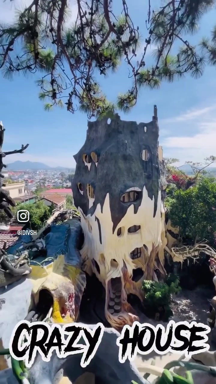 Weirdest yet coolest place to see. Crazy house in Da Lat, Vietnam #dalat #đ&agrave;lạt #dalattravel #dalatvietnam #vietnam #travel #travelgram #vietnam 