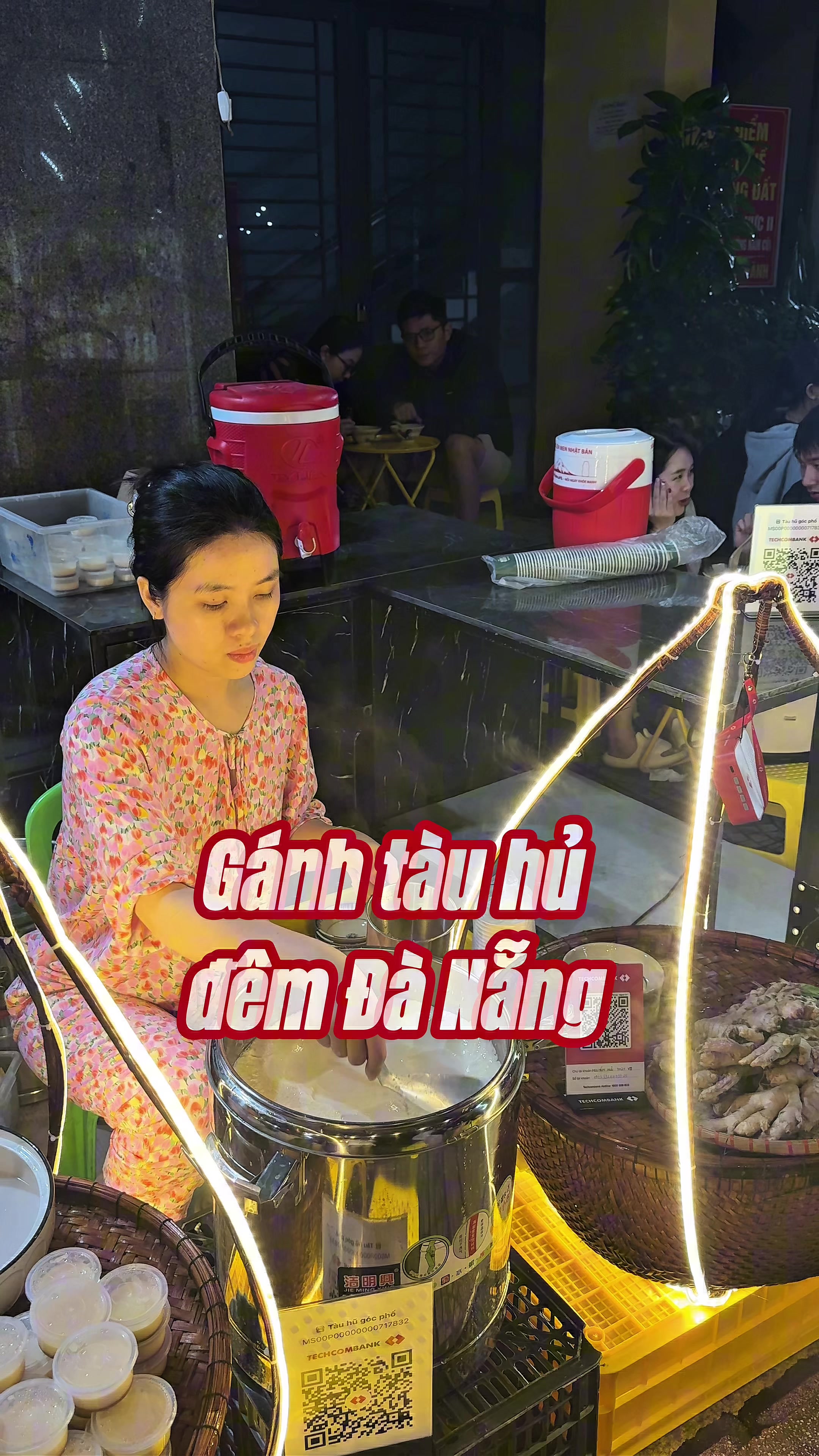 Một địa điểm mới để chill về đ&ecirc;m tại Đ&agrave; Nẵng. Trời n&agrave;y m&agrave; ăn một b&aacute;t t&agrave;u hủ n&oacute;ng nữa th&igrave; qu&aacute; tuyệt vời #danang #chill #xuhuong #vlog #viral 