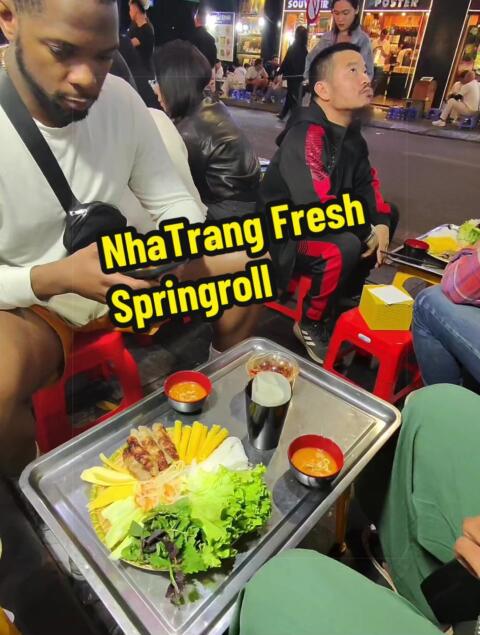 Street food in Hanoi Old Quarter With Olivia and Dylan part 1#VietnamTravel #VietnamCulture #maxofhanoi #VietnameseFood #StreetFoodVietnam 