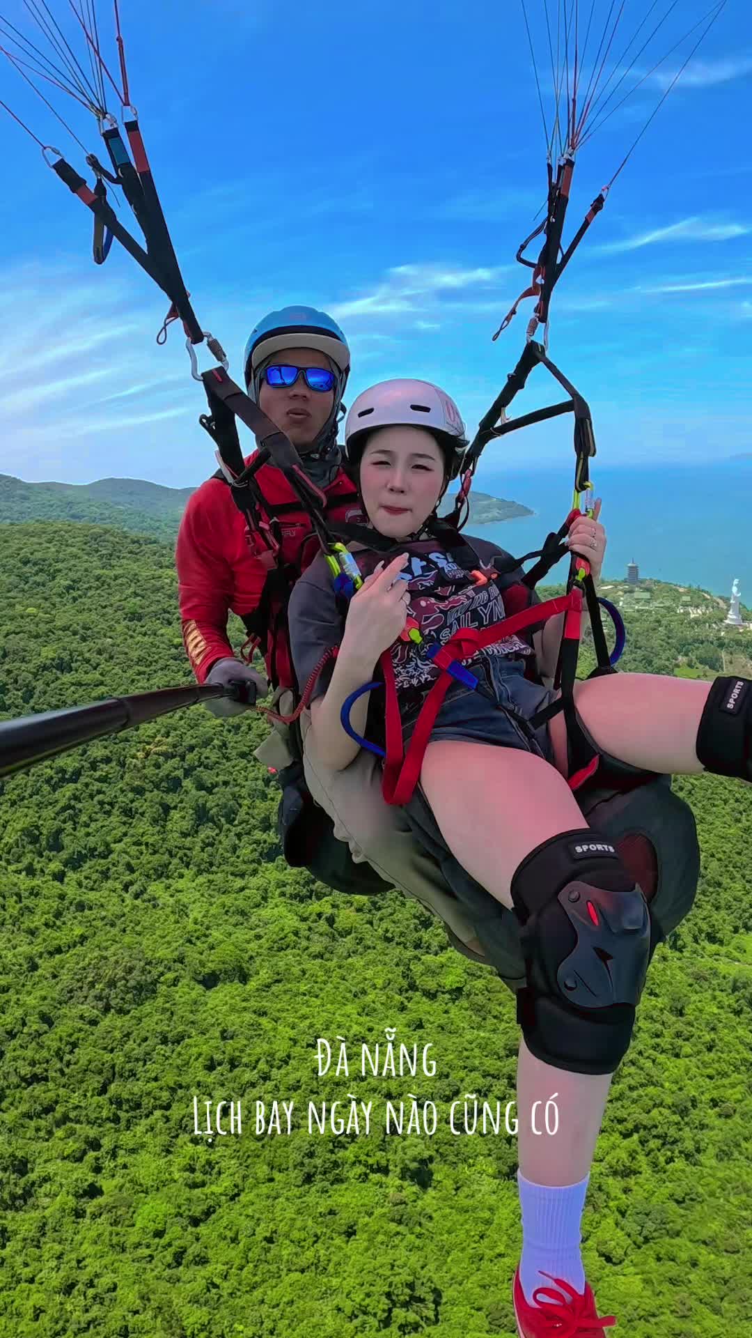 Bạn g&aacute;i dễ thương đến từ #hongkong  #paraglidingdanang #bayduluon #nhaydu #caurongdanang #dulich #diff #lehoiphaohoa 