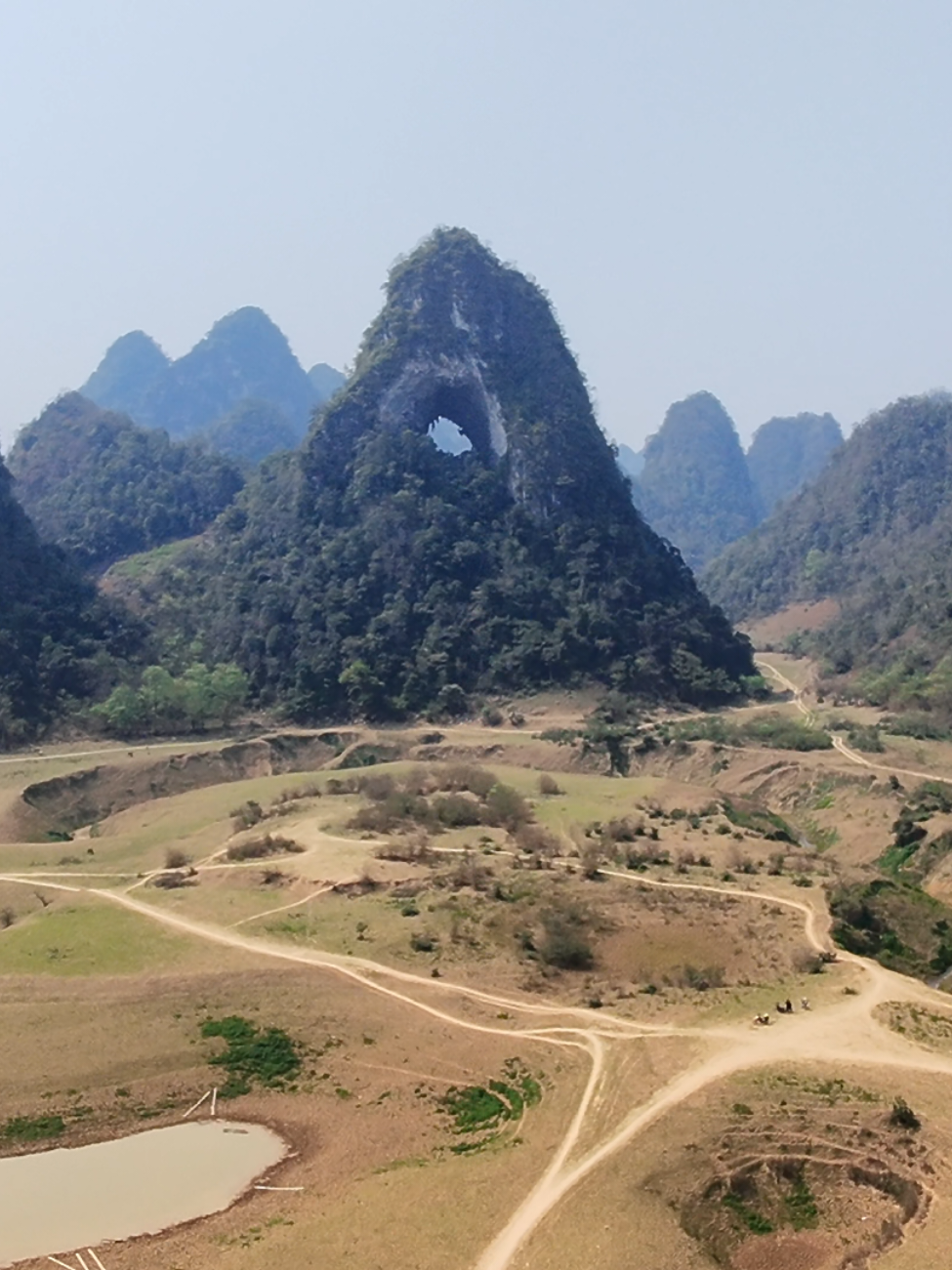 &ecirc;tre libre en pleine nature au Vietnam. ville de ha Giang camping en pleine nature #hagiang #nature #vietnam #dji #drone #travel #camping #voyage #vlog 