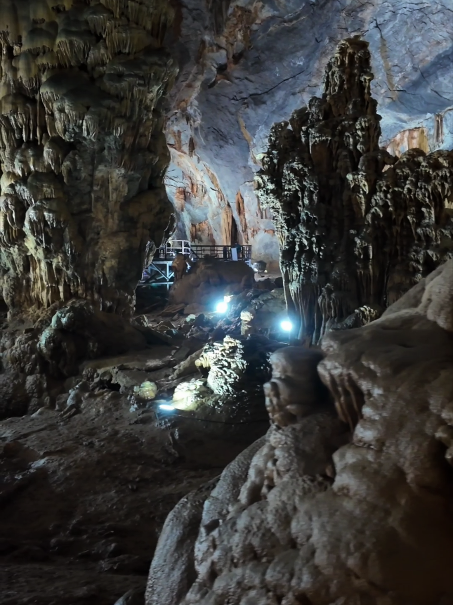 Paradise Cave, Phong Nha National Park.  If you find yourself in Phong Nha, make sure you pay a visit to Paradise cave. Only discovered in 2005, this 31 km cave system is a special place to visit.  #viet #explore #vietnam #nature #viet #exploring #adventure 