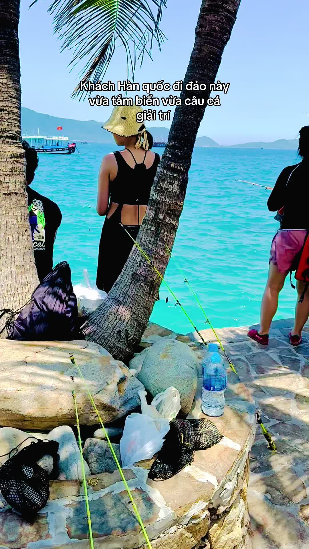 Nước trong qu&aacute; th&igrave; l&agrave;m g&igrave; c&oacute; c&aacute; m&agrave; c&acirc;u ta 🤭🤭🤭 #minibechnhatrang  #reviewdulichnhatrang  #canonhatrang  #dulich 