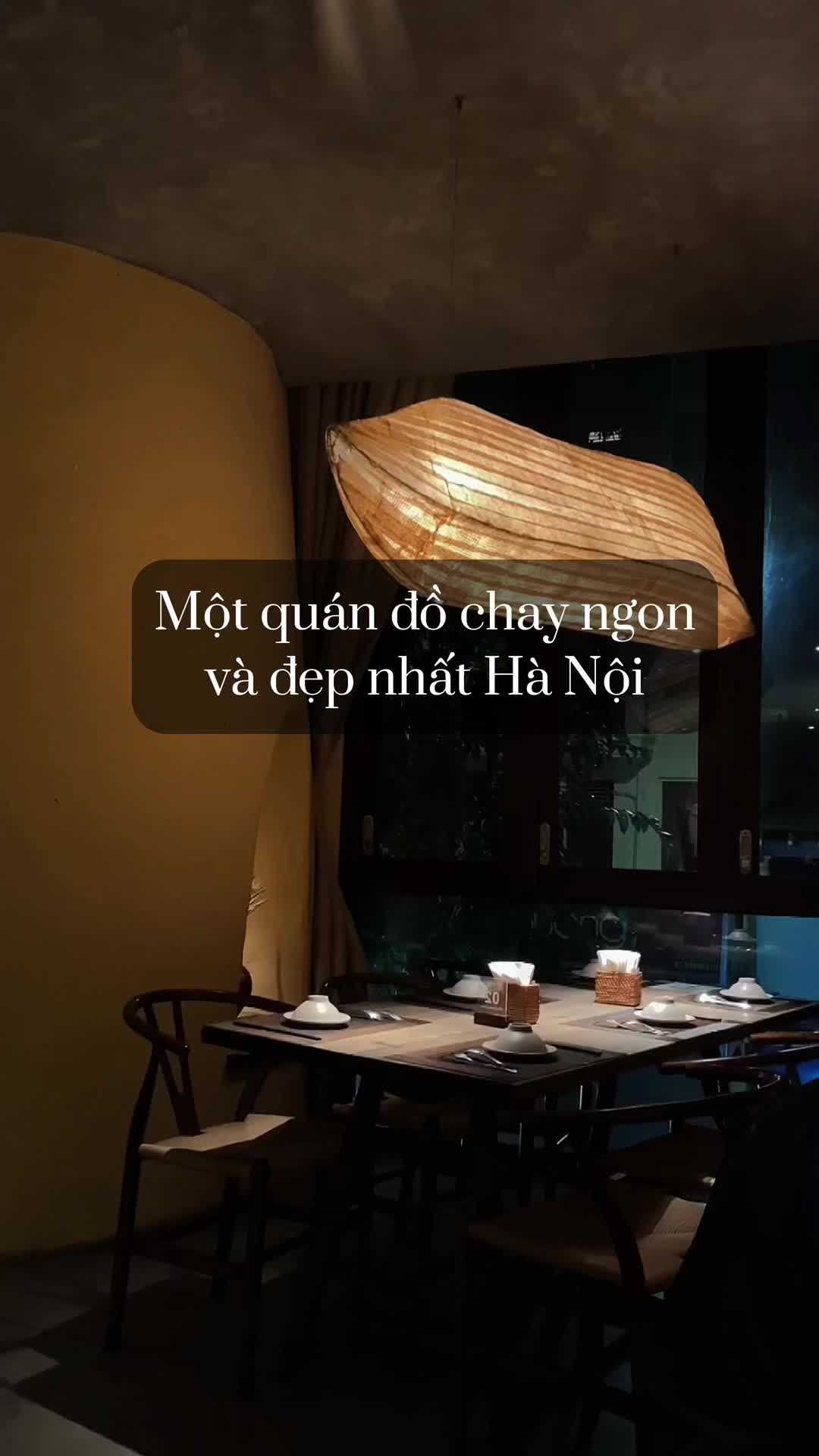 Chiếc qu&aacute;n n&agrave;y tui t&igrave;nh cờ được biết đến nh&acirc;n ng&agrave;y lượn lờ l&ecirc;n phố chơi #hanoifood #vegan #trending #fypシ #quynhdinhhaydilinhtinh #foodtiktok #reviewhanoi 