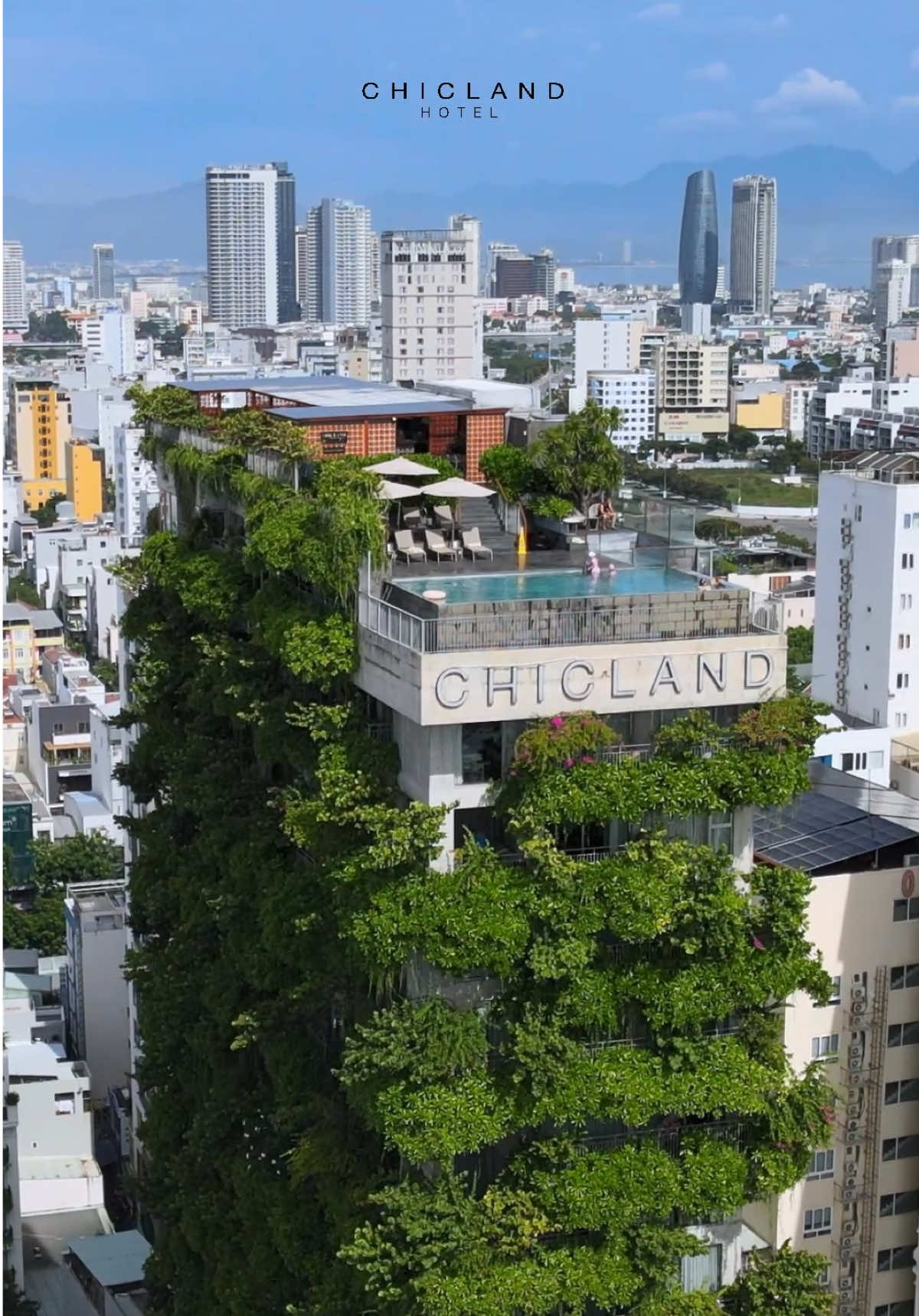 N&eacute;t chấm ph&aacute; xanh giữa bức tranh Đ&agrave; Nẵng rực nắng. 💚 Chicland Hotel - hiện đại, gần gũi thi&ecirc;n nhi&ecirc;n v&agrave; nằm ngay bờ biển Mỹ Kh&ecirc;. 🥰 #chiclandhoteldanang #chiclandhotel #chiclanddanang #chicland #khachsanxanh #khachsanviewbien #khachsandanang #greenhotel #beachhotel #hotelindanang #khamphadanang #dulichdanang #bienmykhe #viral #fyp #xuhuong #danang 