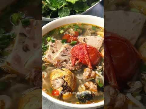 10 Street Food You Must Try Out in Hanoi #streetfood #shorts