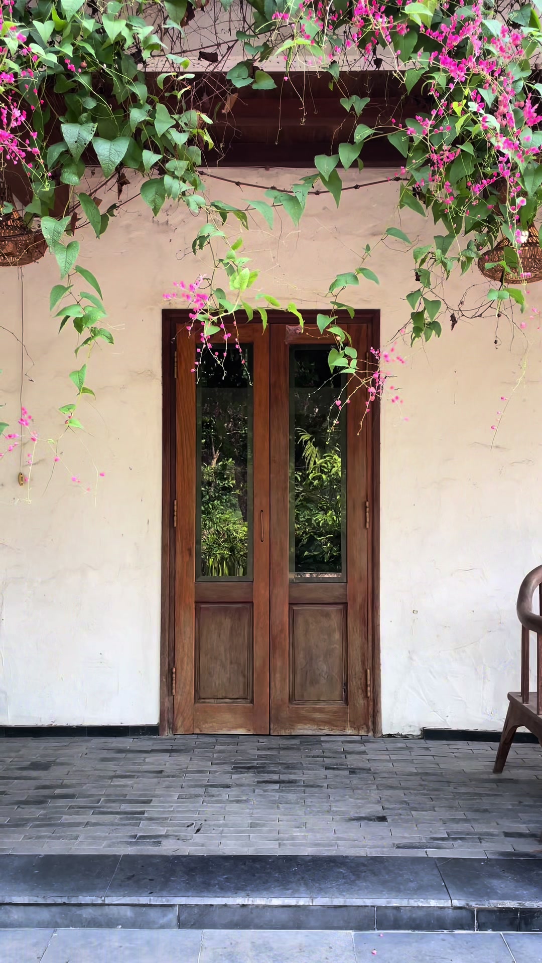 stayed in a perfect house on a rice farm in tam coc, vietnam 🫰🏼so inspired by the tiles, nature, food, everything .. 🤍🪽 #vietnamesecountryside #vietnam #tamcoc #tamcocgardenresort #ninhbinh 