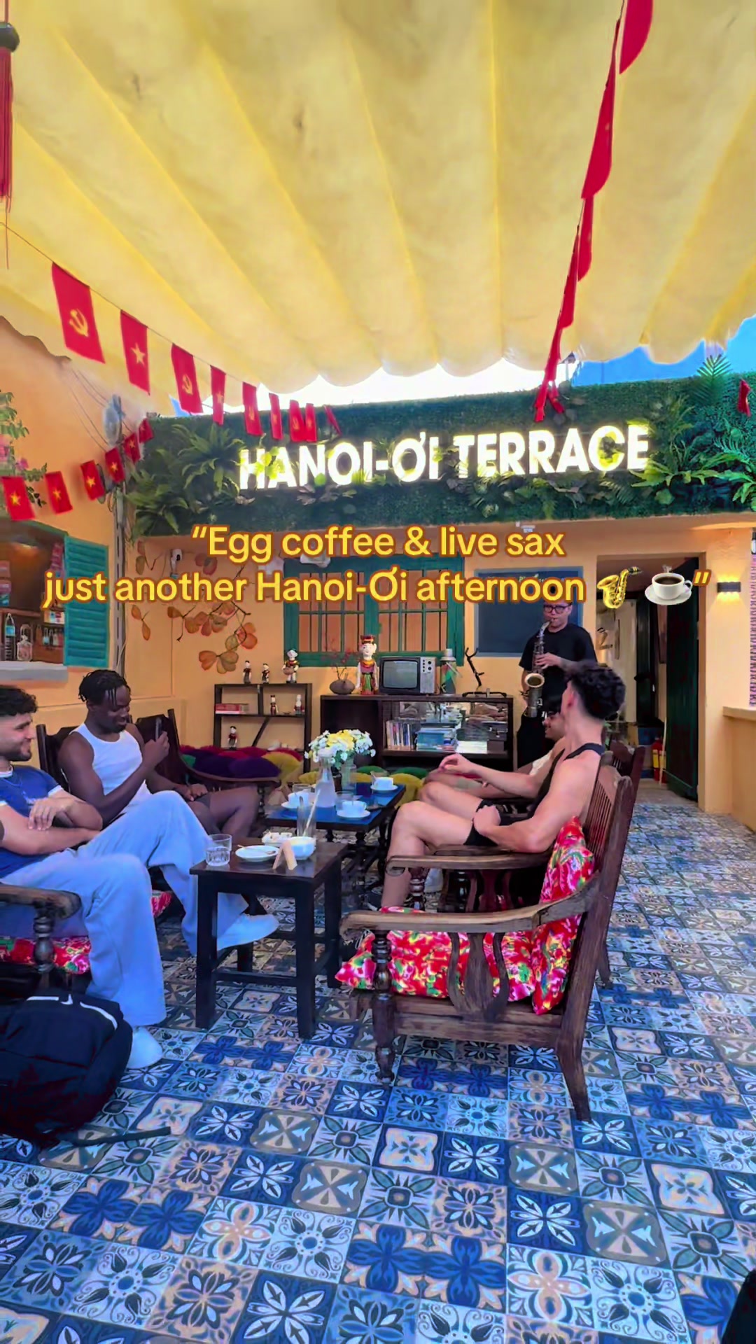 When your coffee break comes with a sax solo 🎶 #hanoioiterrace #eggcoffeehanoi #hiddenhanoigem #hanoicoffeetime #hanoivibes #hanoioihomestay 