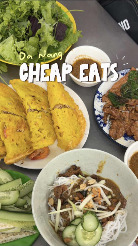Top 5 cheap eats in Da Nang, Vietnam 🇻🇳 🥥 Coconut Ice cream 20,000d 🍗 Roasted Chicken Rice 63,000d 🥖 Banh Mi 25,000d 🧋 Vietnamese Milk Tea 24,000d 🥞 Banh Xeo 35,000-100,000d (sharing) #danang #vietnam #michelin #cheapeats #wheretoeat 