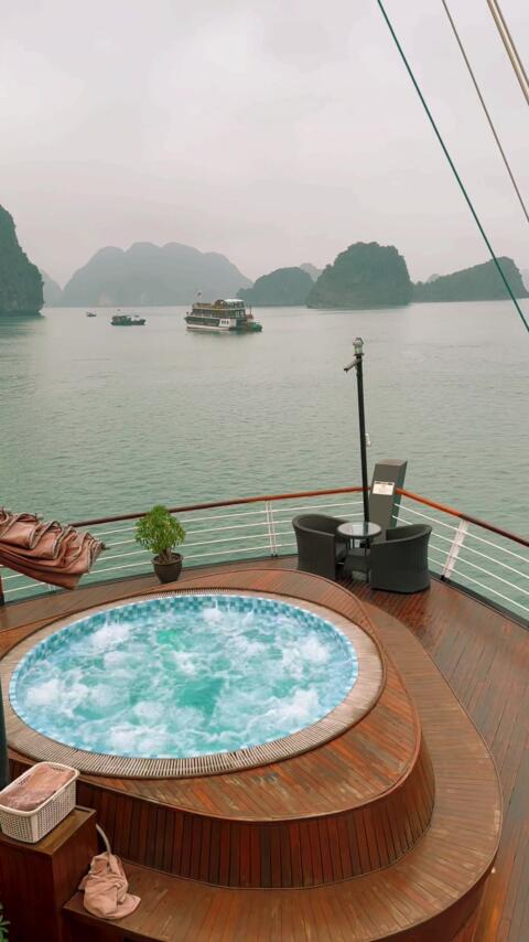 Ha Long Bay - Orchid Cruise #Vietnam #vietnamtoiyeu #halongbay #vietnam #hanoi #travel #vacation #cruise #halong #orchidcruise 