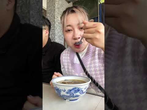 Foodtour Huế Chỉ Với 100Ka | B&aacute;nh &Uacute; | #Shorts