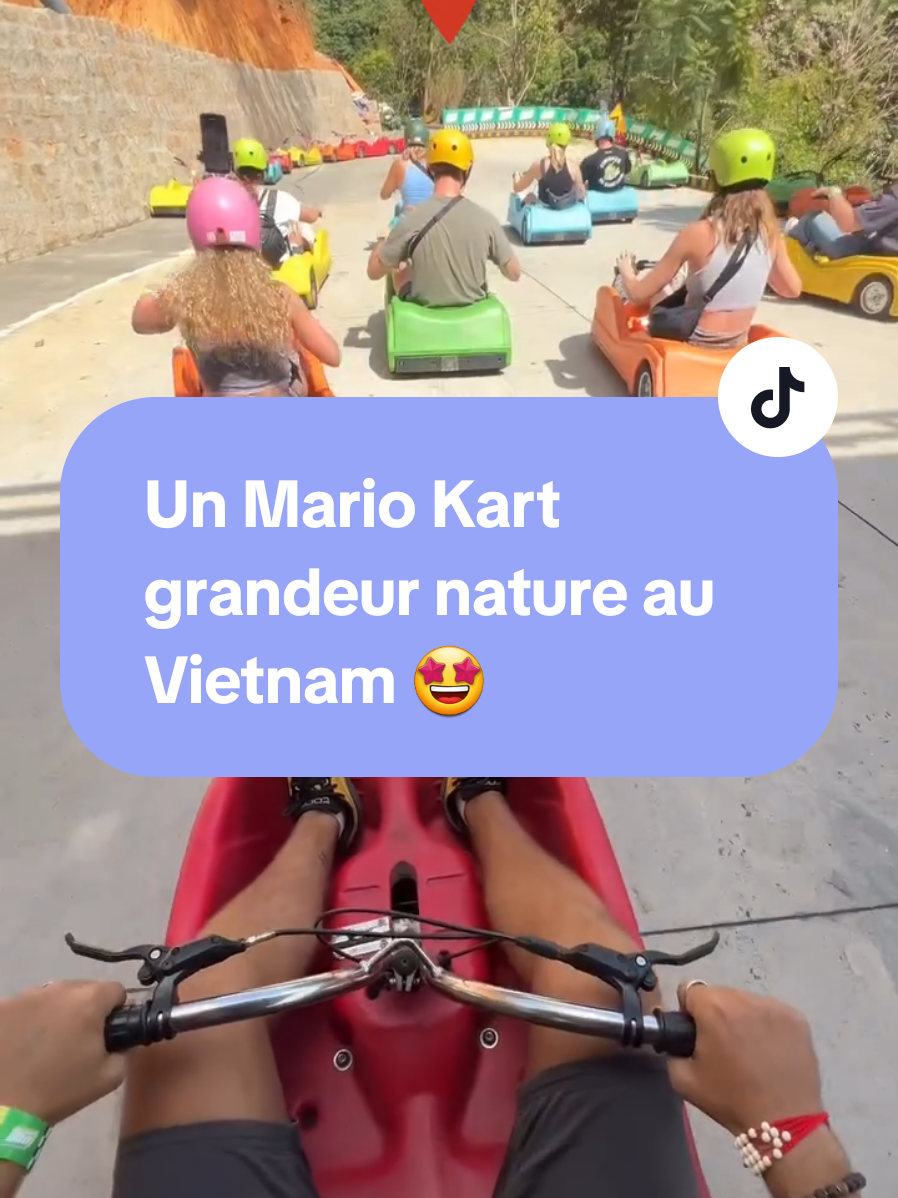 INFOS 👇 Mario kart au Vietnam 🇻🇳🏎️ KDL Sinh Th&aacute;i Cao Nguy&ecirc;n 📍 dans les collines de Da L&aacute;t au Vietnam.  💸 250k dong tu auras le droit &agrave; 2 descentes plein gaz sur 1km de piste. 🫶🏽 Like et partage si tu aimes nos contenus ✈️ Retrouve chaque jour GRATUITEMENT nos bons plans en story ou dans le feed 🎥 @@630days.dreamers ⁠ 🌈 VoyagesPirates c'est le site qui trouve les meilleures offres d'h&ocirc;tels, de vols et de s&eacute;jours disponibles sur internet. Pr&eacute;sents dans 10 pays, nous sommes devenus l&rsquo;une des plus grandes communaut&eacute;s de voyageurs sur les r&eacute;seaux sociaux.⁠ ⁠ ‐--------------------------------------⁠ #mariokart #vietnam #insolite #fun #voyage #inspiration