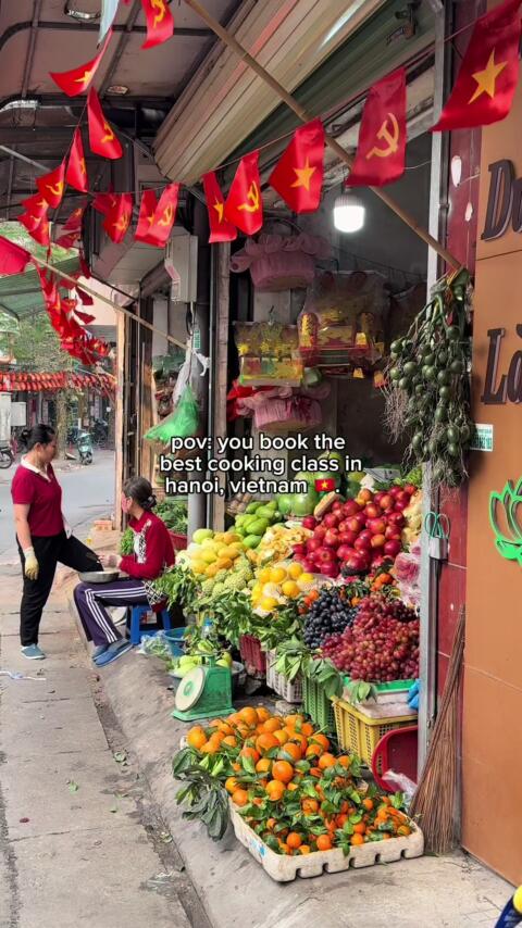 Hands down one of the best $30 experiences in Hanoi 🍜 Market tour, cooking everything ourselves, and eating nonstop. If you&rsquo;re coming here, book this cooking class on GetYourGuide and thank me later 👀✨ #getyourguidecommunity #hanoiexperiences #vietnamesecuisine #travelforfood #budgettravel 