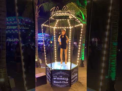 LET's Dance Together - Valley Beach HA LONG BAY NIGHT TIME #travel #shorts