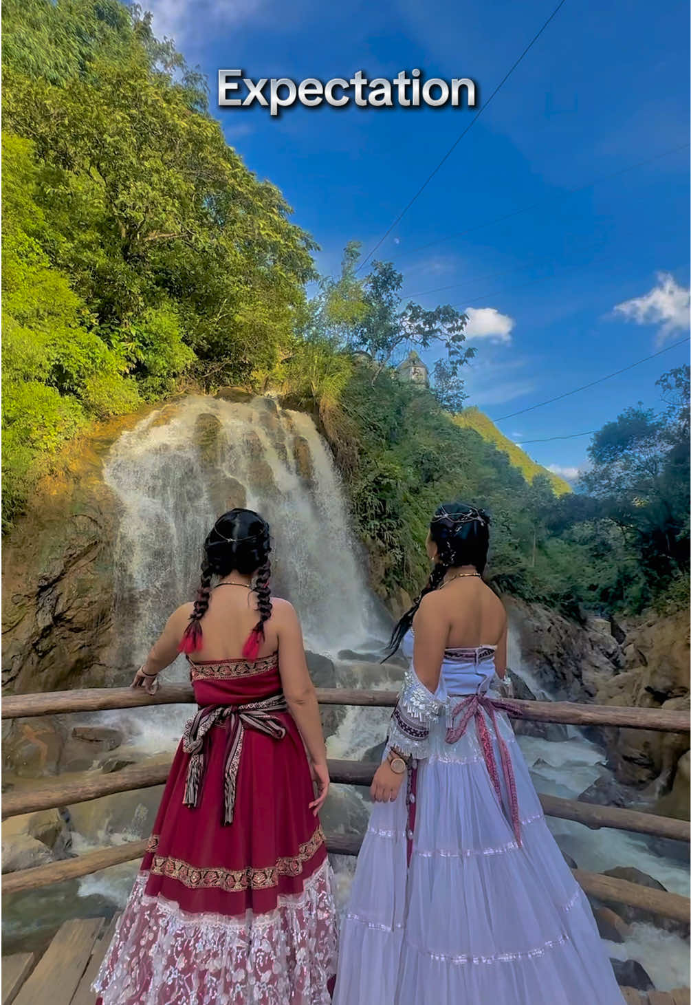 We tried to look serious&hellip; but couldn&rsquo;t help cracking up! 🤣✌️ Cat Cat Village experience 🇻🇳 Dressed in traditional Vietnamese attire&hellip;  #sapavietnam #vietnam  #catcatvillage  #vietnamese #vietnameseattire #Sapa #travelvietnam