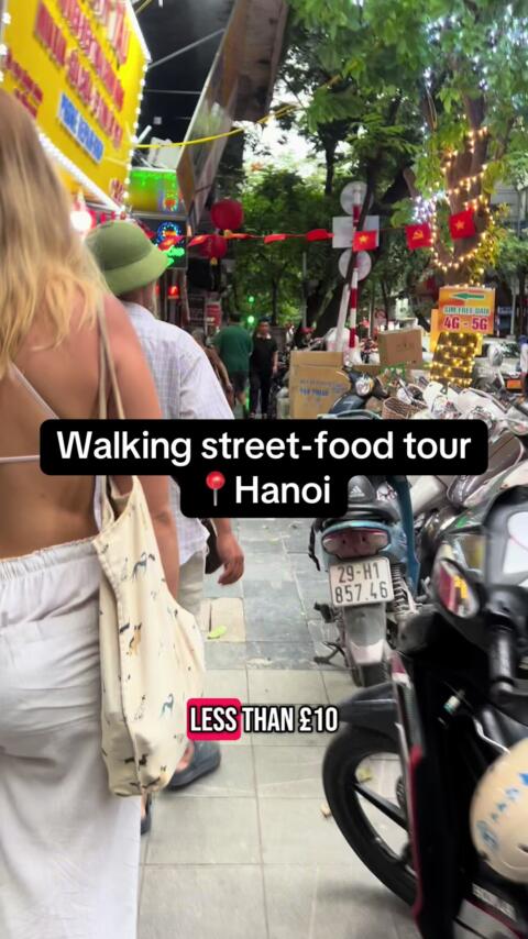 Walking street food tour - Hanoi, Vietnam 🇻🇳  #travel #travelling #travelvietnam #travelseasia #vietnamfoodtour #hanoi 