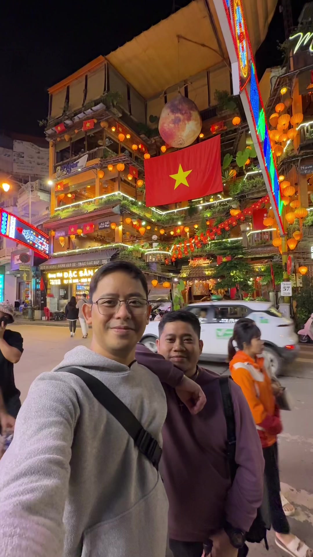 Enjoying SaPa 🇻🇳in the midst of foggy and rainy weather. Walay makapugong sa amo! 🤪😜😝 #goals #sapavietnam #travelbuddies #sapayenhotel #catcatvillage  @Ken Ch 🫶🏻 