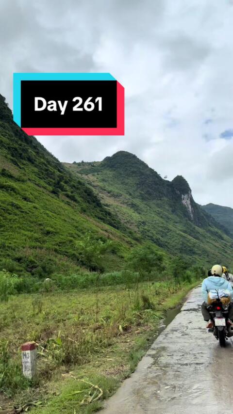 Day 1 of the Ha Giang Loop! We went with @Ha Giang Motorventures this isn&rsquo;t sponsored just sharing our experience. #hagiangloop #vietnam #budgettravel #easyrider #whataview😍 