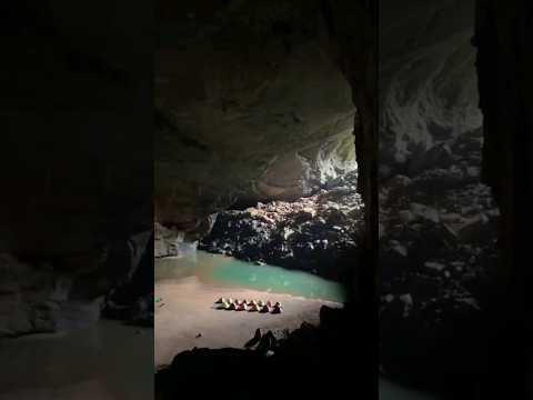Hang En Cave Phong Nha Kebang Vietnam | World's 3rd largest Cave is in Vietnam #shorts #viral #yt