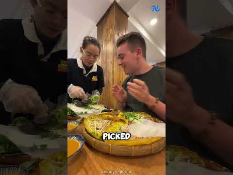 Tourist Struggles with the Dish, Waitress Steps In 😅🍴