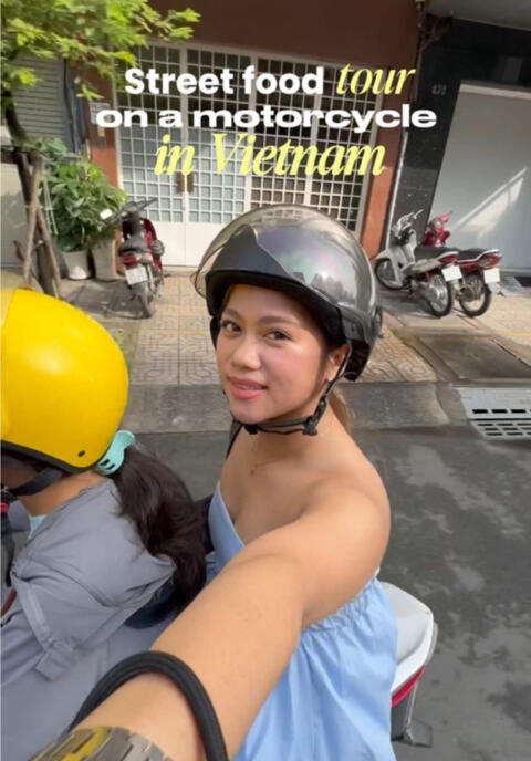 One of the best experiences in Ho Chi Minh City! 🛵 A 4-hour street food tour that left us full and our taste buds so satisfied 😋 Book this tour on Klook save up to 5% off on Klook hotels, activities , pocket wifi & transfers: 𝗞𝗔𝗥𝗥𝗕𝗔𝗨𝗧𝗜𝗦𝗧𝗔𝗞𝗟𝗢𝗢𝗞 #hochiminh #streetfoodtour #vietnam#foodtrip#foodtrip         