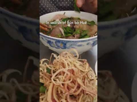 What&rsquo;s one of the best meals to fuel a day of exploring the streets of Vietnam? B&uacute;n b&ograve; Huế🍜 ⁣