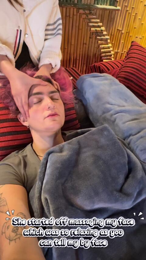 &pound;7 massage yes pleaseeee  (she was happy for me to record)  #sapa #vietnam #massage