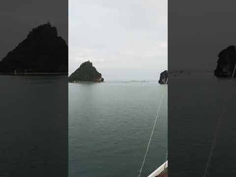Ha Long Bay - Syrena Cruise luxury ship view (1) #shorts #trendingshorts #vietnam