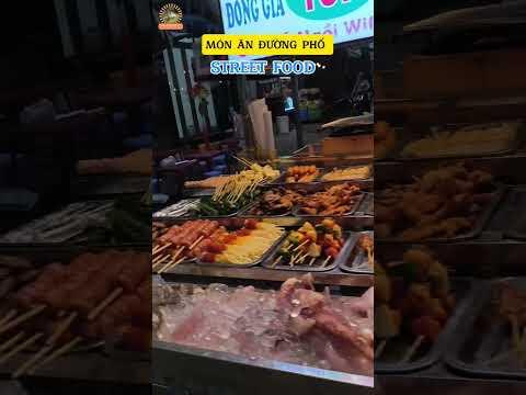 Ẩm Thực Đường Phố Đ&ecirc;m S&agrave;i G&ograve;n - Saigon Night Street Food