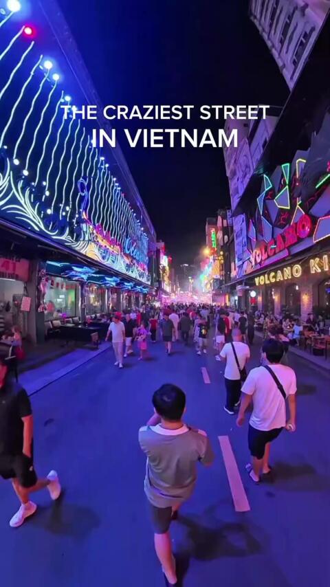 The wildest street in Saigon 🇻🇳🔥 📍 Bui Vien Walking Street If you&rsquo;ve been to Khao San Road or Bangla Road&hellip; this is Vietnam&rsquo;s version - louder, brighter, crazier. 🎉🍻 Bars, street performances, cheap drinks, backpacker vibes all night long. Not for everyone&hellip; but you have to experience it at least once in Ho Chi Minh City 😉 #saigon #hochiminhcity  #buivien #vietnamtravel  #nightlife 