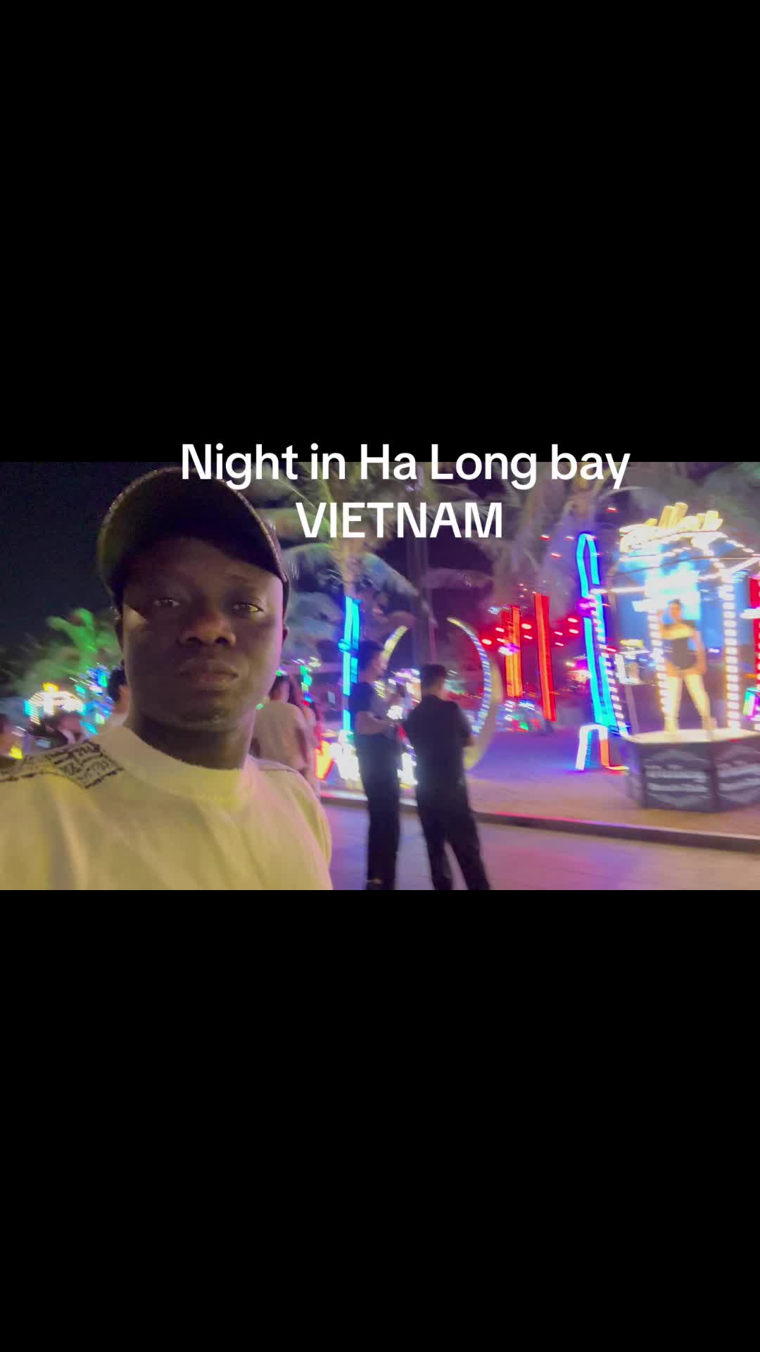 Ha long bay Night Life. #vietnam #TikTokAwardsVN #vietnamtoiyeu #traveltiktok #travel #travelvlog #halong #halongbay #halongbayvietnam 